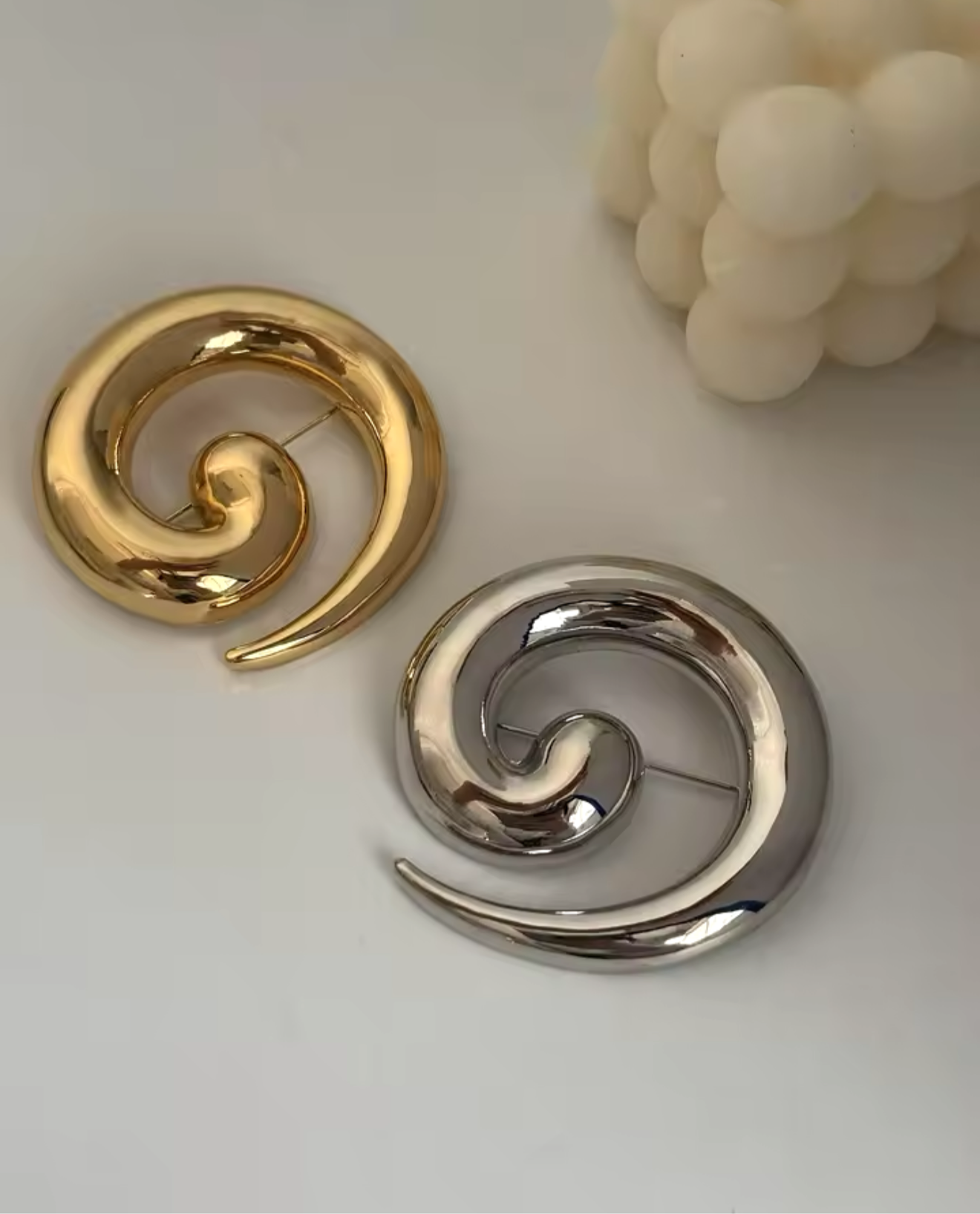 Swirl Girl Long Sleeve - Blck & Gld